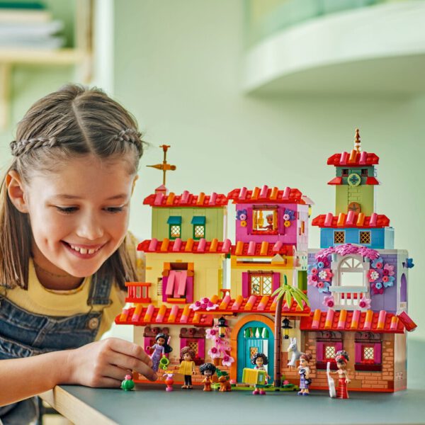 Lego 43245 Disney Classic Magische Huis Madrigal - Afbeelding 4