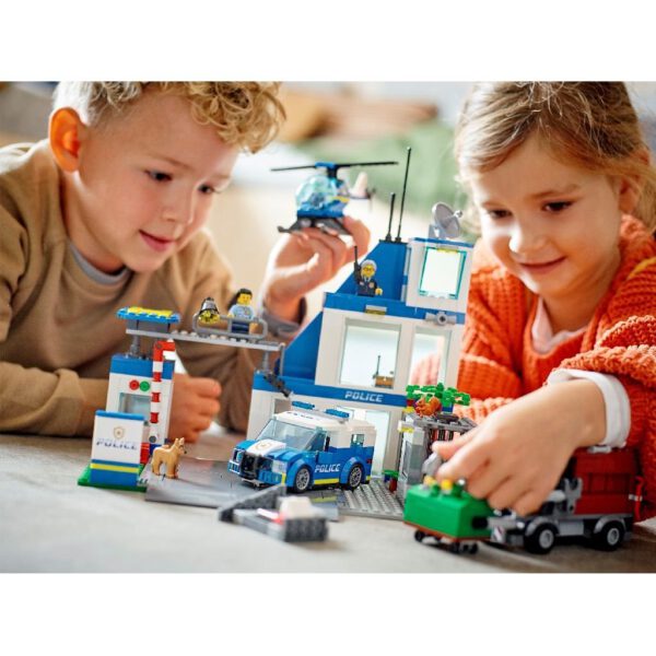 Lego City 60316 Politiebureau - Afbeelding 4