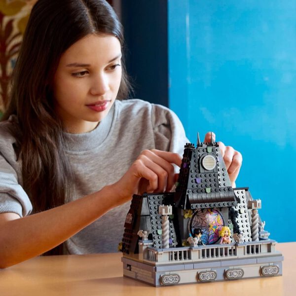 Lego Adams Family 76781 Wednesday en Enids Kamer - Afbeelding 5