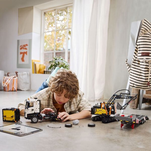 Lego Technic 42175 Volvo FMX Truck & EC230 Electrische Graafmachine - Afbeelding 3