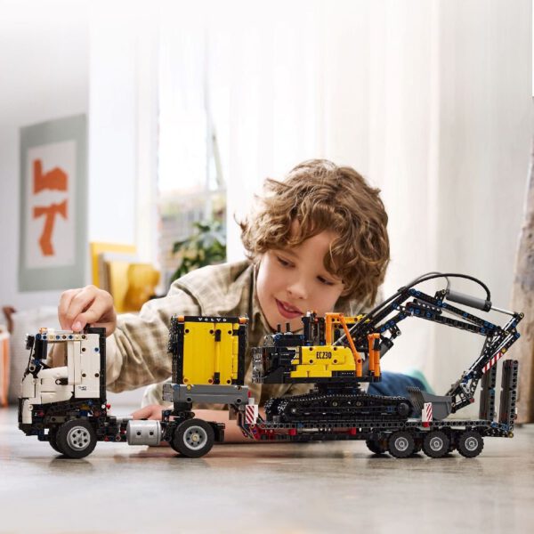 Lego Technic 42175 Volvo FMX Truck & EC230 Electrische Graafmachine - Afbeelding 4