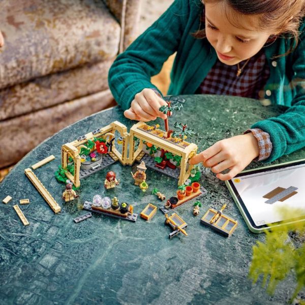 Lego Harry Potter 76445 Kasteel Zweinstein Kruidenkundeles - Afbeelding 4