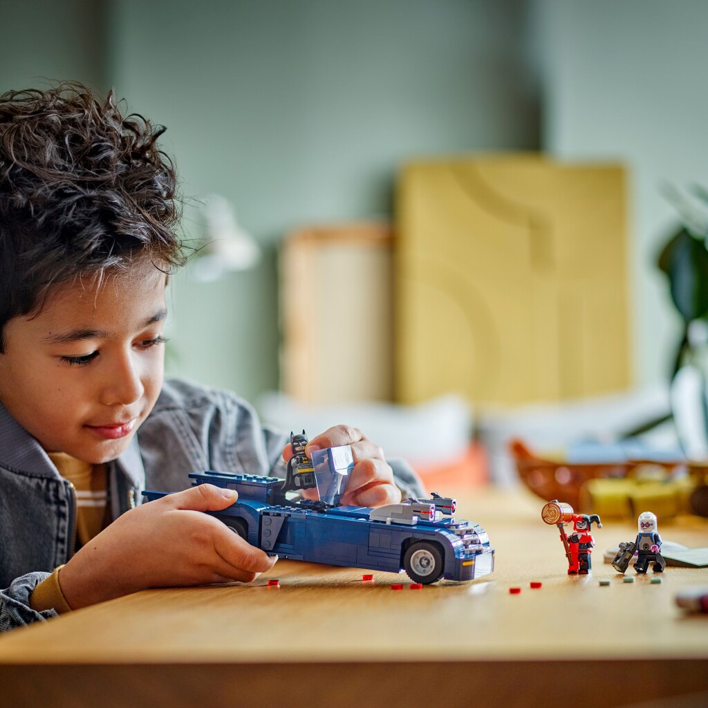 Lego 76274 Super Heroes DC Batman Batmobile - Afbeelding 4